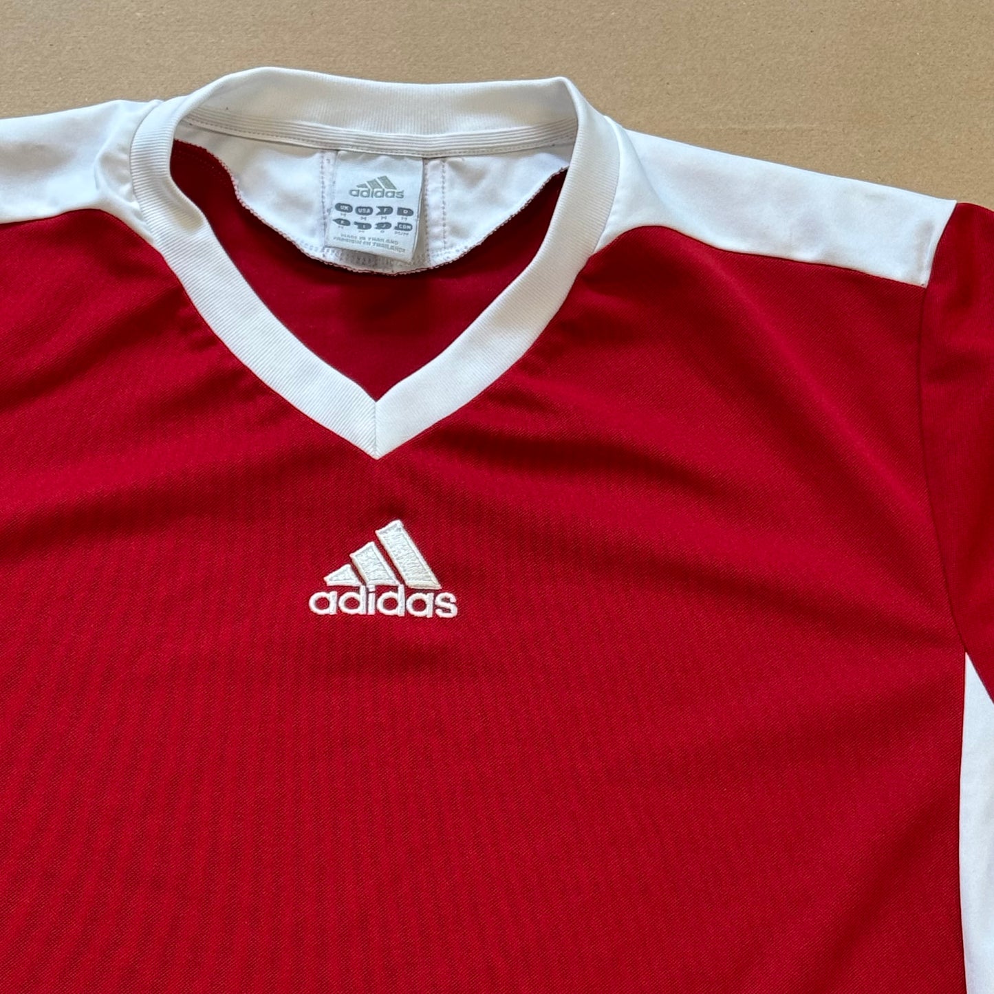 Adidas vintage sportswear t-shirt