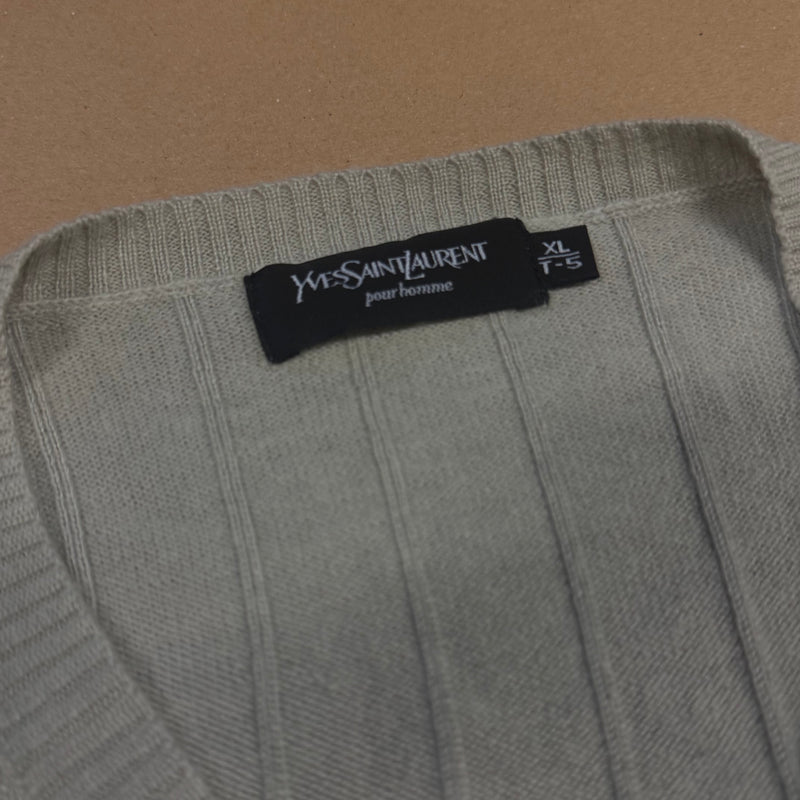 Detailansicht: Sourced limited accessories and clothes Yves Saint Laurent striped vintage sweater – Logo, Nähte oder Material