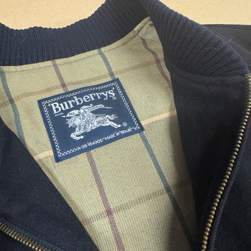 Detailansicht: Sourced limited accessories and clothes Burberry vintage black bomber coat – Logo, Nähte oder Material