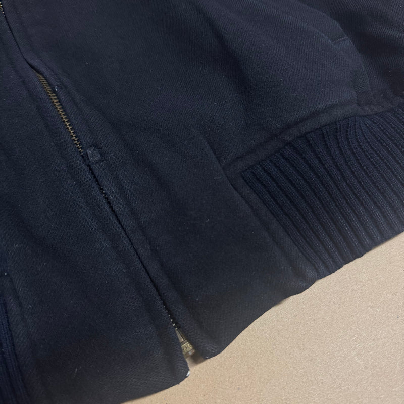 Detailansicht: Sourced limited accessories and clothes Burberry vintage black bomber coat – Logo, Nähte oder Material