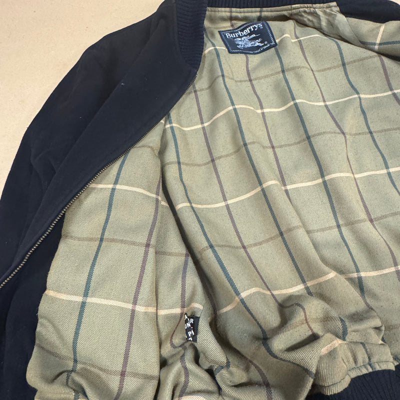 Detailansicht: Sourced limited accessories and clothes Burberry vintage black bomber coat – Logo, Nähte oder Material