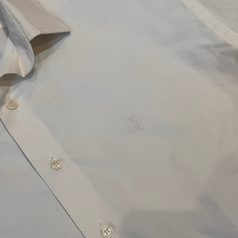 Detailansicht: Sourced limited accessories and clothes Yves Saint Laurent vintage white shirt – Logo, Nähte oder Material