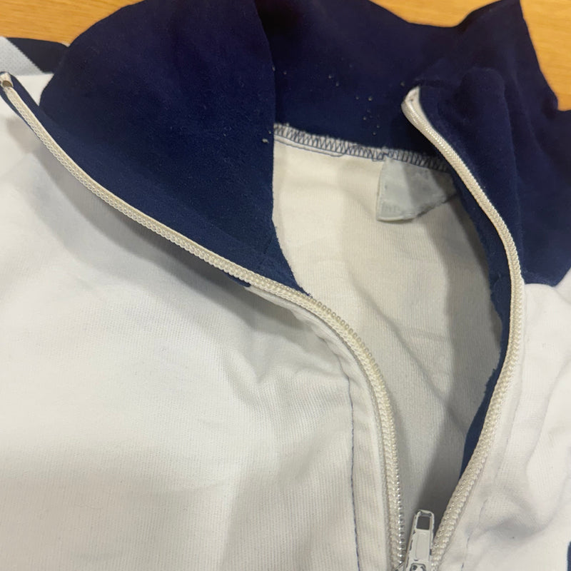 Detailansicht: Sourced limited accessories and clothes Vintage Hummel 90s track jacket used – Logo, Nähte oder Material