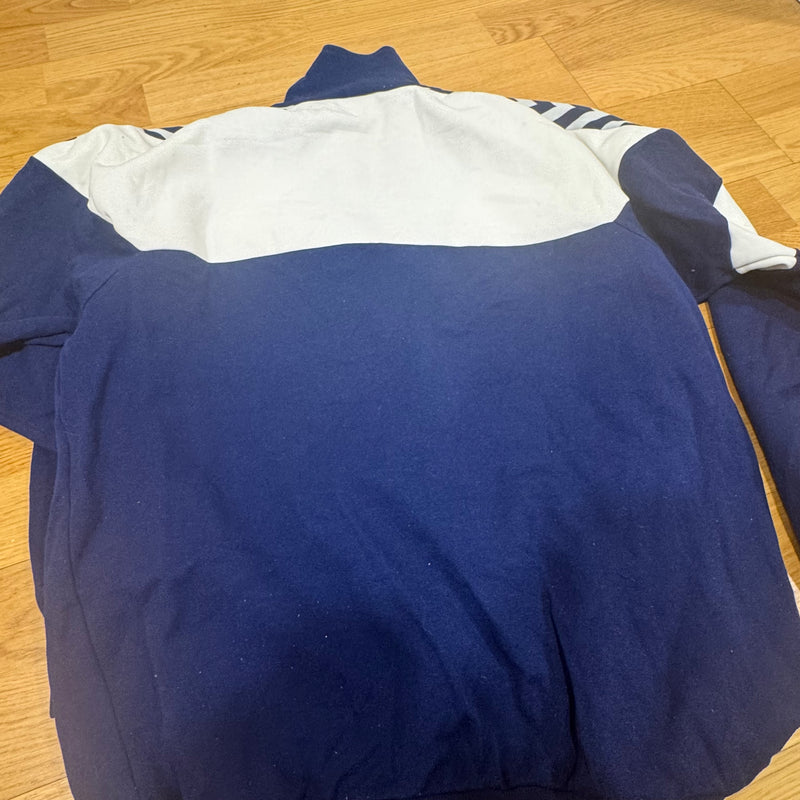 Detailansicht: Sourced limited accessories and clothes Vintage Hummel 90s track jacket used – Logo, Nähte oder Material