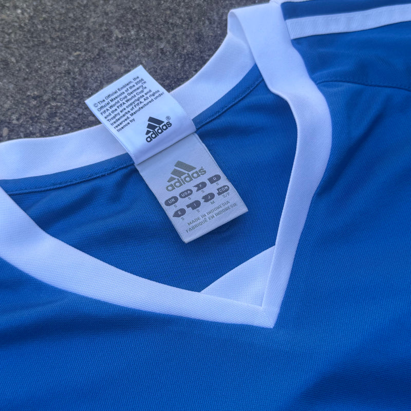 Detailansicht: Sourced limited accessories and clothes Adidas Italia World Cup 2006 T-shirt – Logo, Nähte oder Material