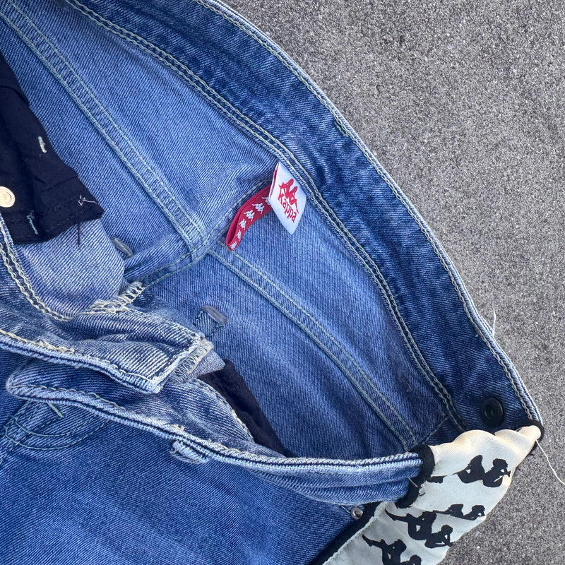 Detailansicht: Sourced limited accessories and clothes Kappa streetwear wide leg high waist jeans – Logo, Nähte oder Material