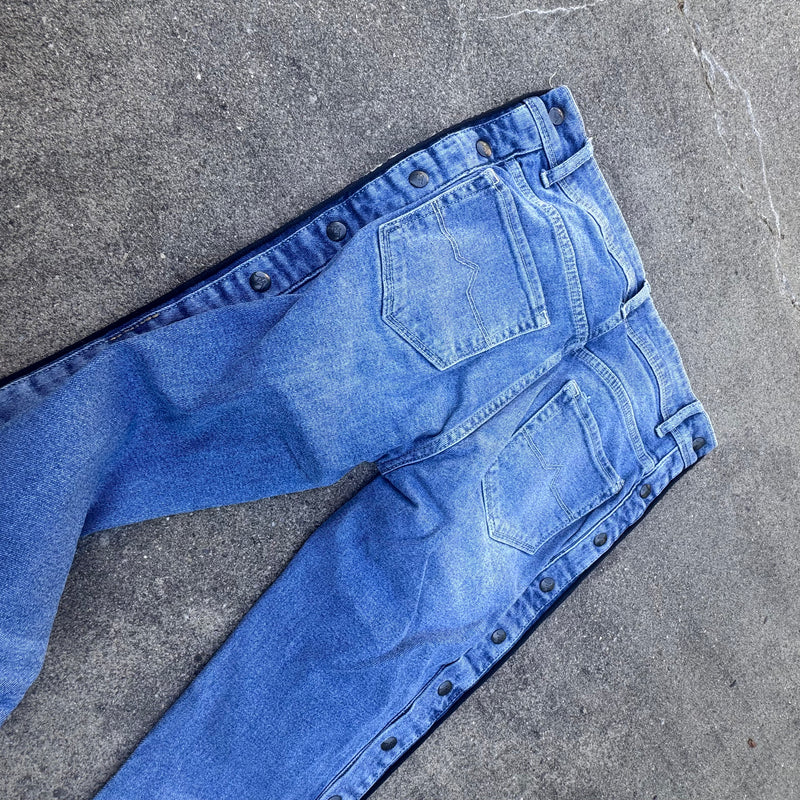 Detailansicht: Sourced limited accessories and clothes Kappa streetwear wide leg high waist jeans – Logo, Nähte oder Material