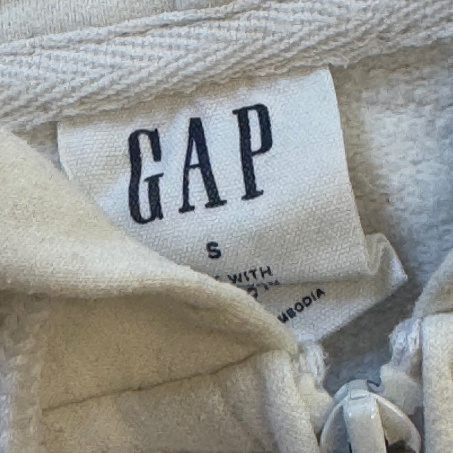 Casual style white GAP zip-up hoodie