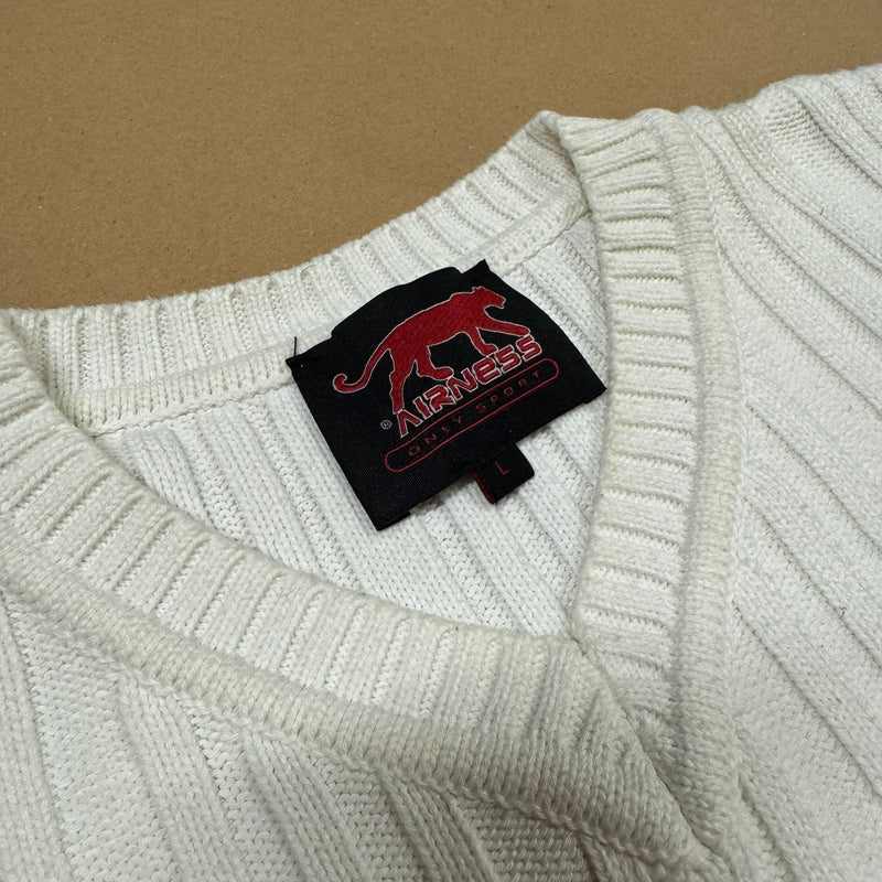 Detailansicht: Sourced limited accessories and clothes Airness club vintage white knitted vest – Logo, Nähte oder Material