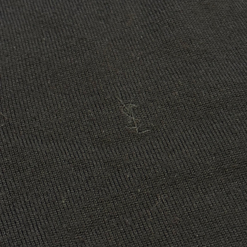 Detailansicht: Sourced limited accessories and clothes Yves Saint Laurent black on black wool sweatshirt – Logo, Nähte oder Material
