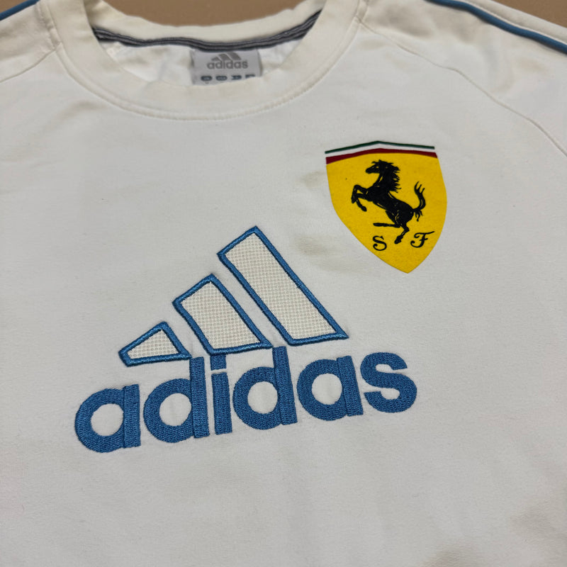 Detailansicht: Sourced limited accessories and clothes Adidas Ferrari vintage 90s sweatshirt – Logo, Nähte oder Material