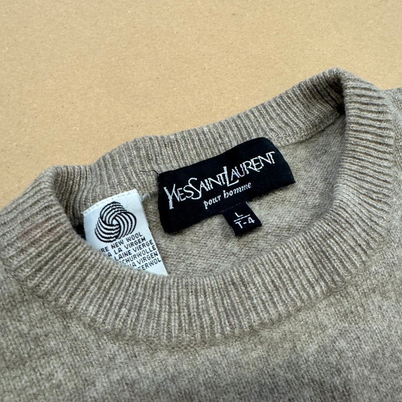 Detailansicht: Sourced limited accessories and clothes Yves Saint Laurent vintage wool sweatshirt – Logo, Nähte oder Material