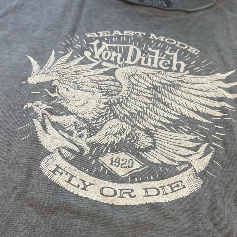Detailansicht: Sourced limited accessories and clothes Von Dutch sleeveless t-shirt in vintage style – Logo, Nähte oder Material