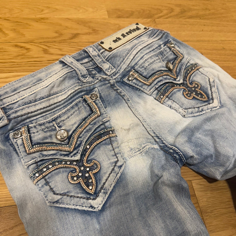 Detailansicht: Sourced limited accessories and clothes Rock Revival y2k vintage women’s denim jeans – Logo, Nähte oder Material