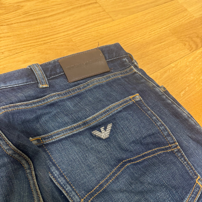 Detailansicht: Sourced limited accessories and clothes Emporio Armani vintage straight-leg pants – Logo, Nähte oder Material