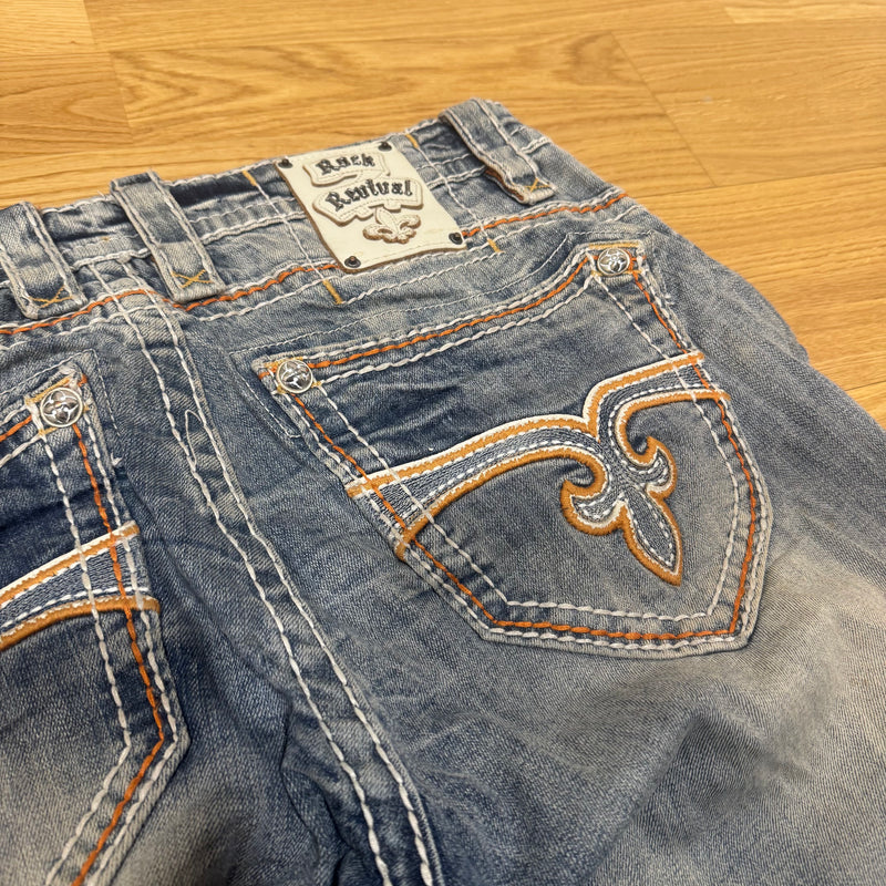 Detailansicht: Sourced limited accessories and clothes Rock Revival y2k vintage ripped straight jeans – Logo, Nähte oder Material