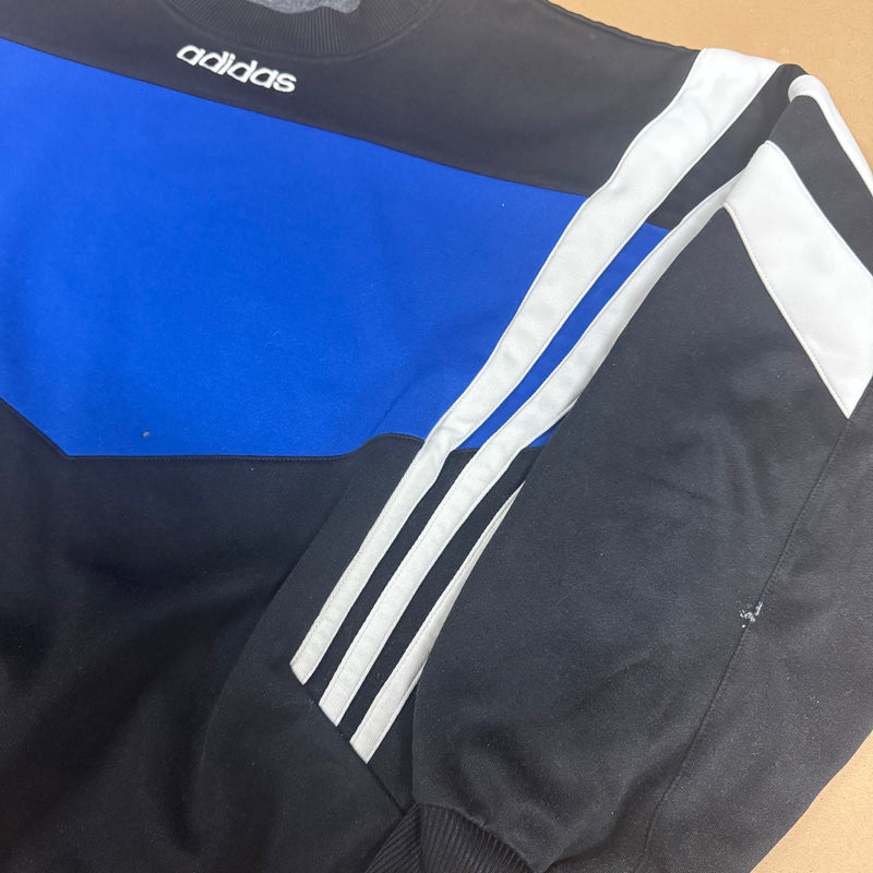 Detailansicht: Sourced limited accessories and clothes Adidas vintage 90s sweatshirt – Logo, Nähte oder Material