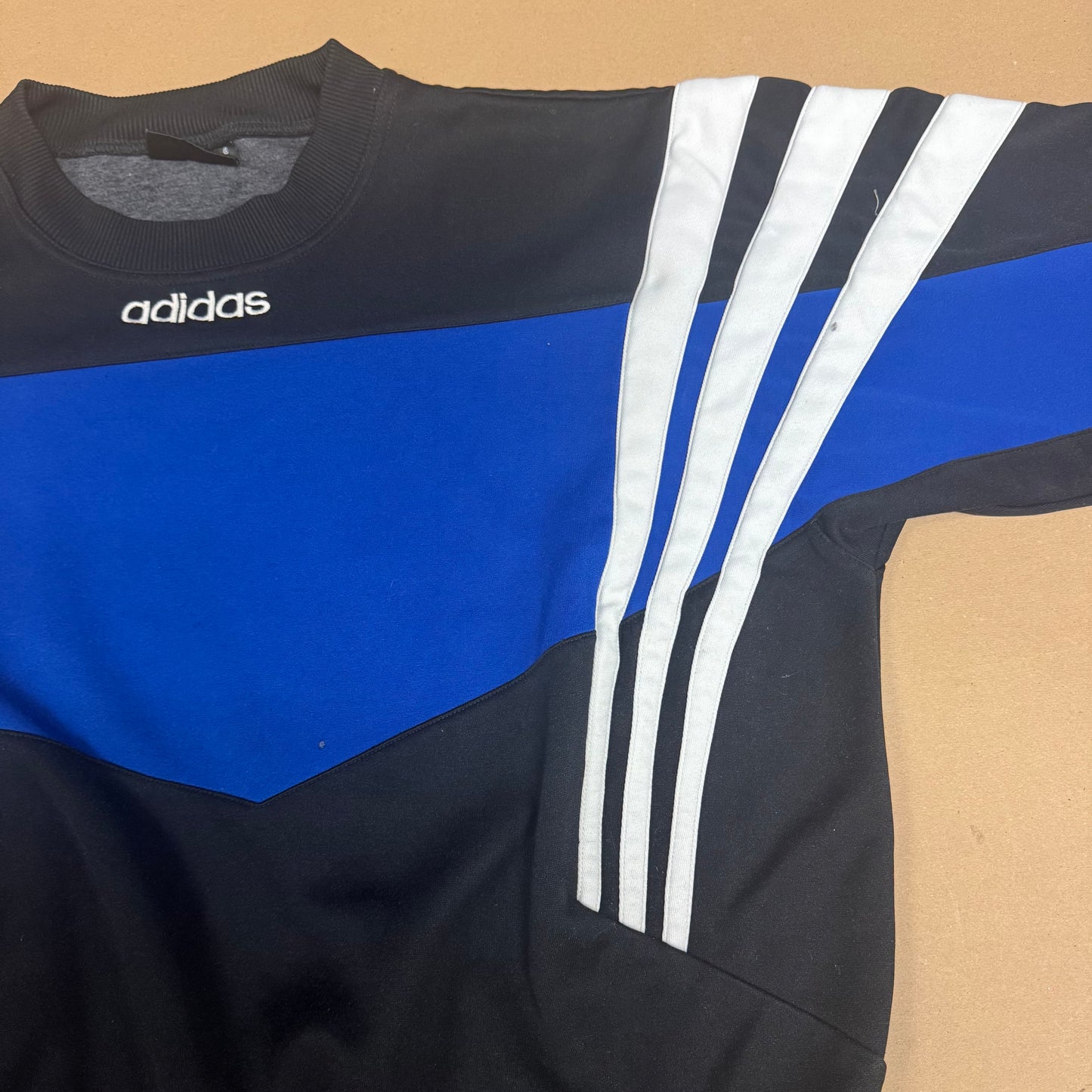 Adidas vintage 90s sweatshirt