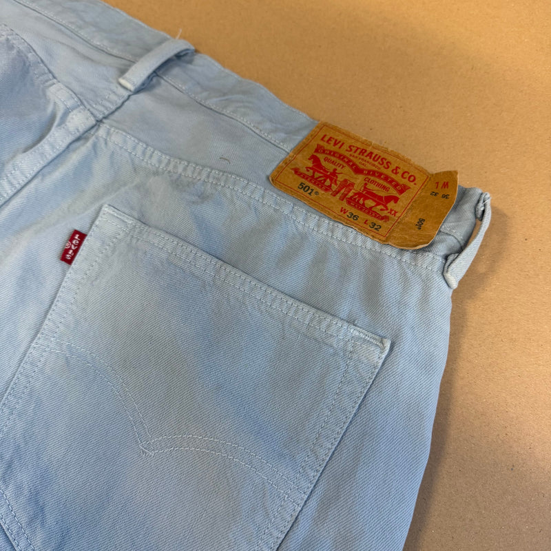 Detailansicht: Sourced limited accessories and clothes Levi Strauss sky blue straight-leg pants – Logo, Nähte oder Material