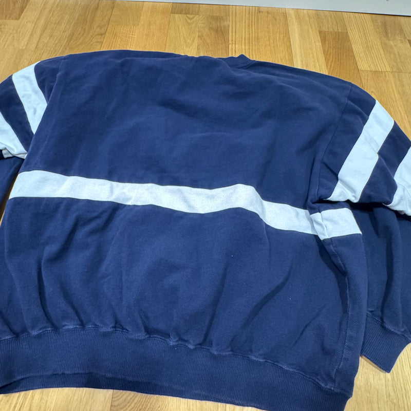 Detailansicht: Sourced limited accessories and clothes Lacoste Sailing vintage navy blue sweater – Logo, Nähte oder Material