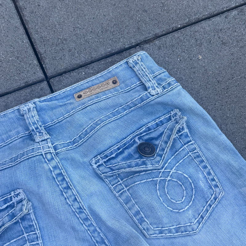 Detailansicht: Sourced limited accessories and clothes Bonobo Y2K ripped light bootcut denim jeans – Logo, Nähte oder Material