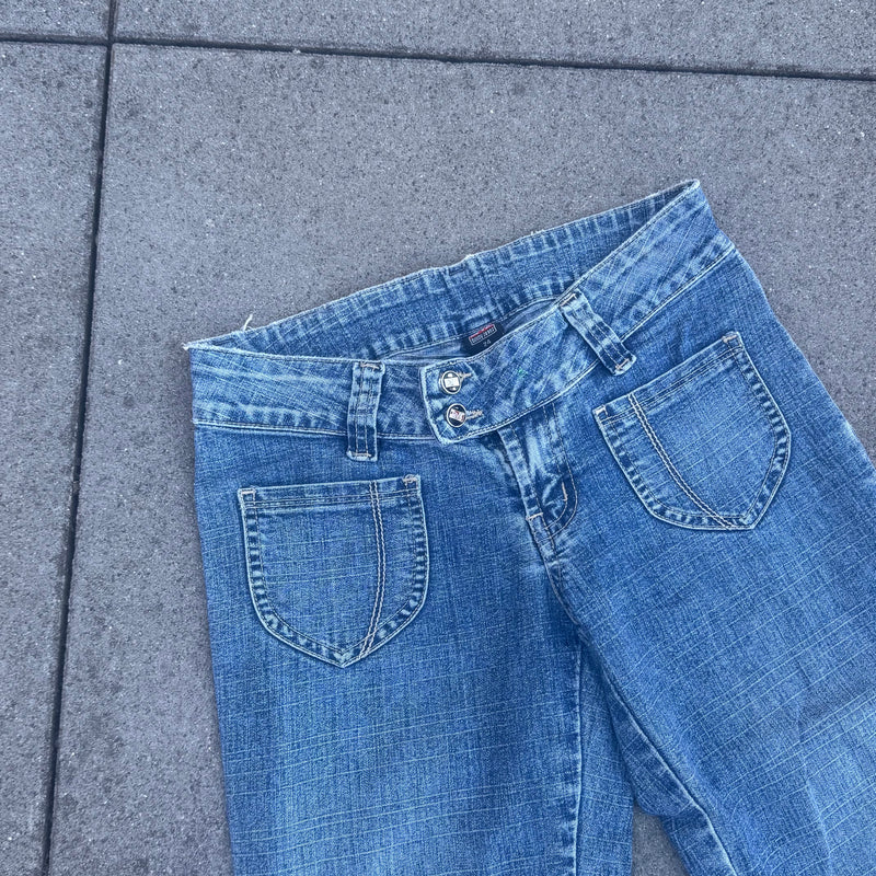 Detailansicht: Sourced limited accessories and clothes Bunny Jeans Y2K wide leg bootcut jeans – Logo, Nähte oder Material