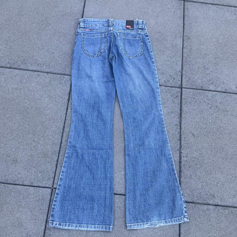 Detailansicht: Sourced limited accessories and clothes Bunny Jeans Y2K wide leg bootcut jeans – Logo, Nähte oder Material