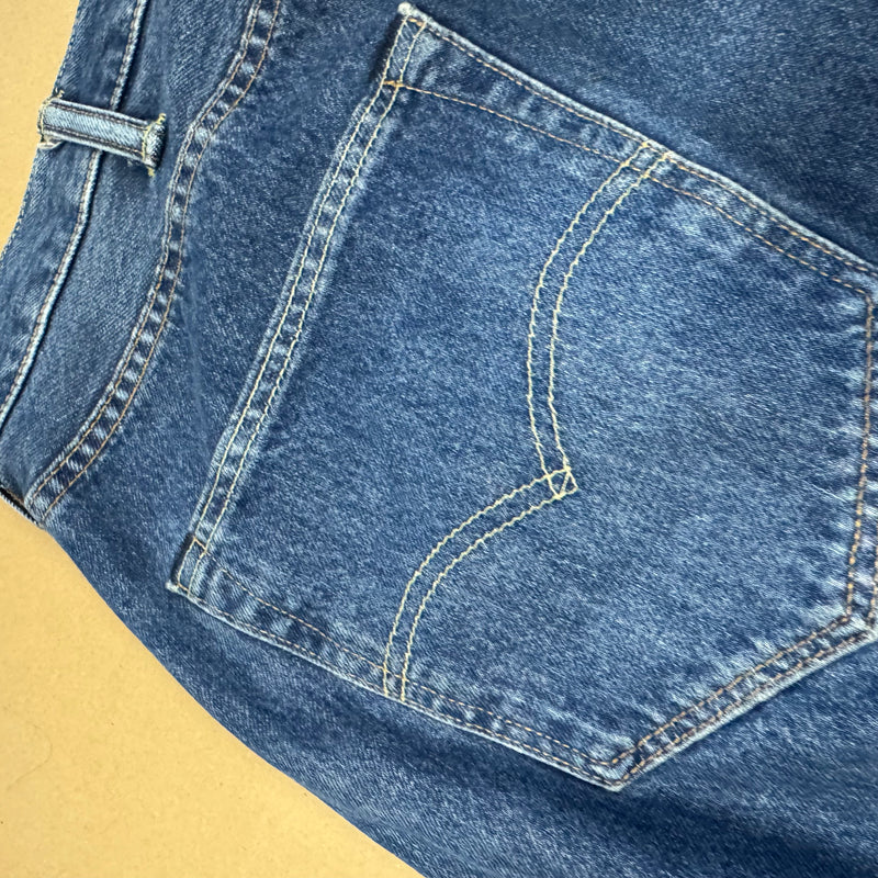 Detailansicht: Sourced limited accessories and clothes Levi Strauss vintage baggy denim jeans – Logo, Nähte oder Material