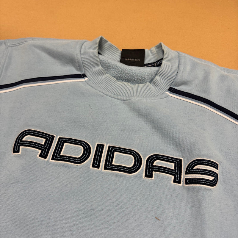 Detailansicht: Sourced limited accessories and clothes Adidas streetwear light blue sweatshirt – Logo, Nähte oder Material