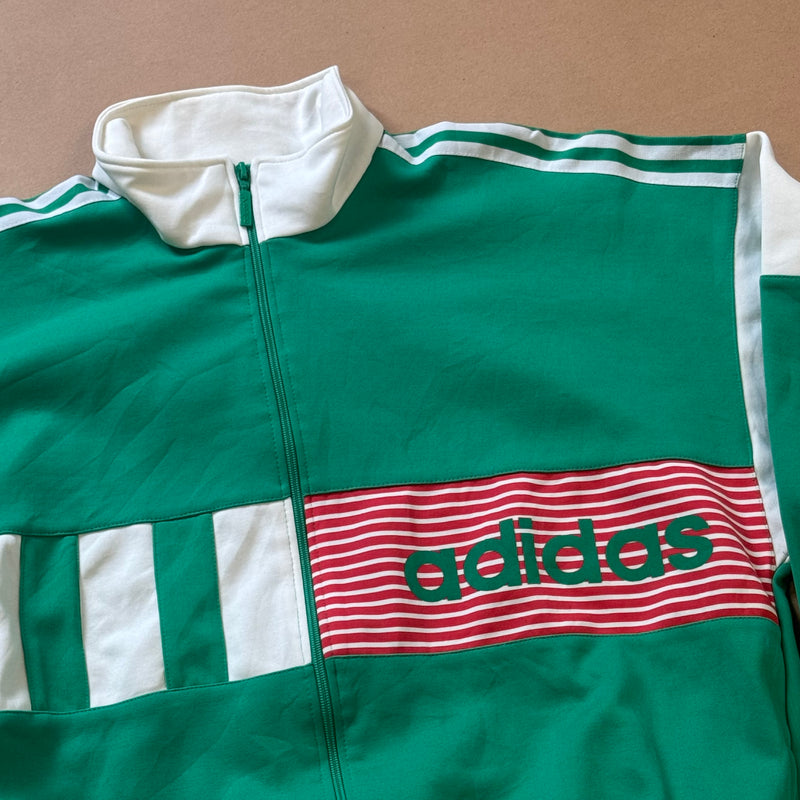 Detailansicht: Sourced limited accessories and clothes Adidas St. Girons vintage green track jacket – Logo, Nähte oder Material