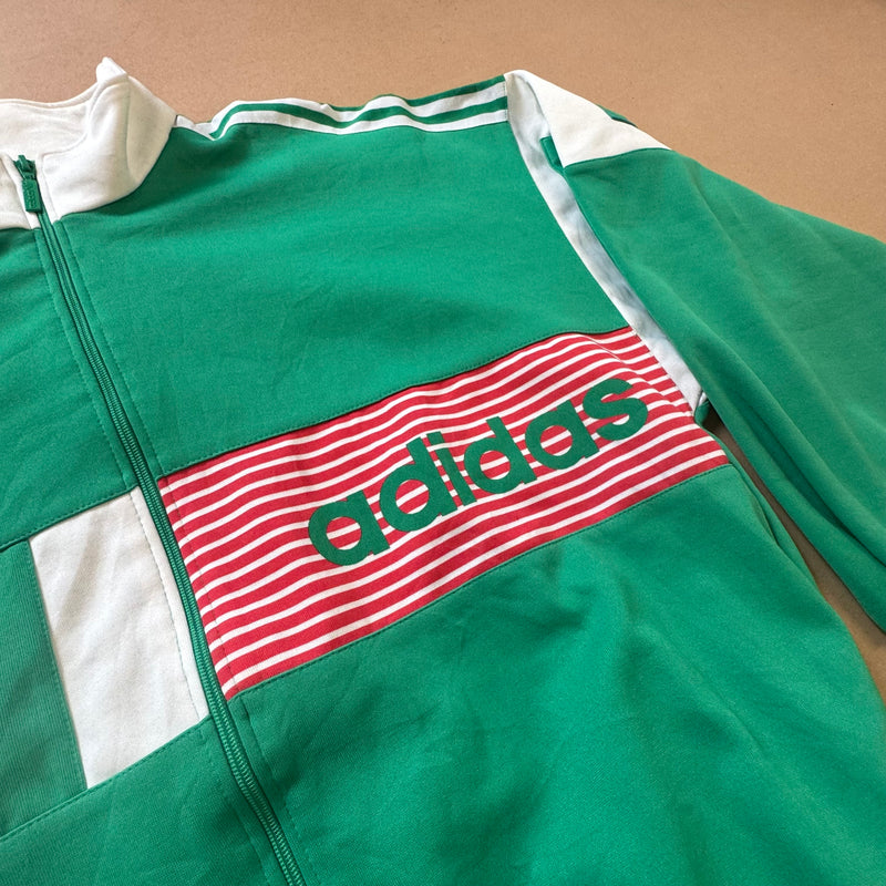 Detailansicht: Sourced limited accessories and clothes Adidas St. Girons vintage green track jacket – Logo, Nähte oder Material