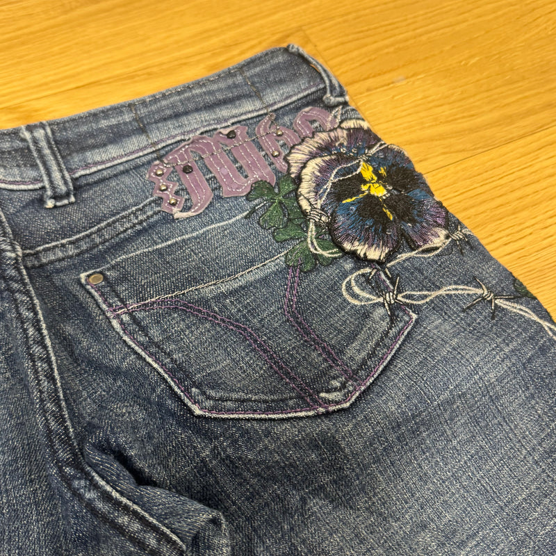 Detailansicht: Sourced limited accessories and clothes Miss Sixty floral y2k stone washed straight jeans – Logo, Nähte oder Material