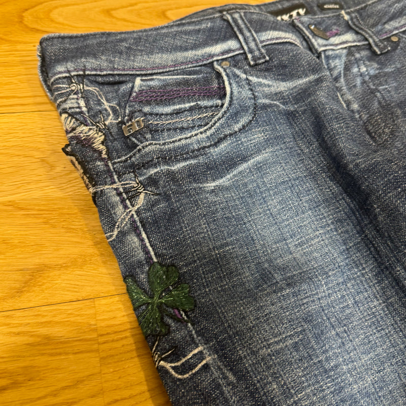 Detailansicht: Sourced limited accessories and clothes Miss Sixty floral y2k stone washed straight jeans – Logo, Nähte oder Material