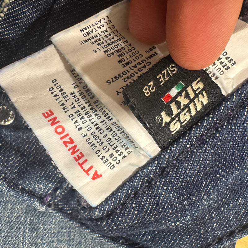 Detailansicht: Sourced limited accessories and clothes Miss Sixty floral y2k stone washed straight jeans – Logo, Nähte oder Material