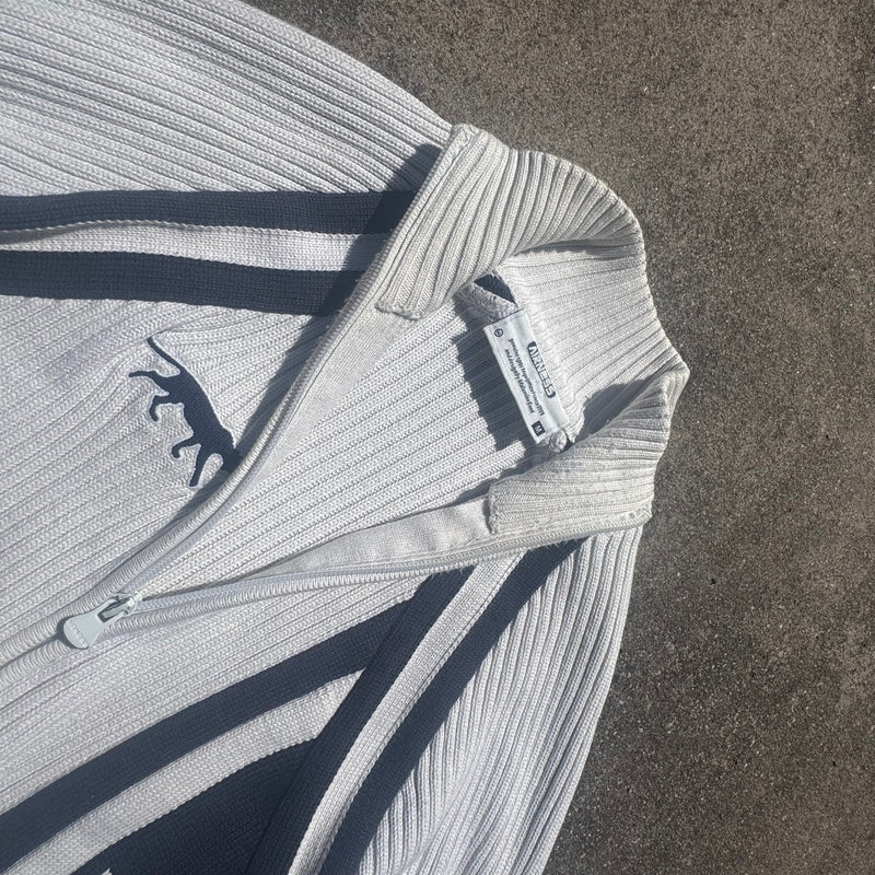 Detailansicht: Sourced limited accessories and clothes Airness streetwear 00s knitted zip jacket – Logo, Nähte oder Material
