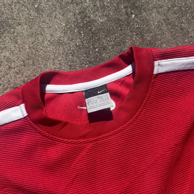 Detailansicht: Sourced limited accessories and clothes Nike Shox retro red 00s sweatshirt – Logo, Nähte oder Material
