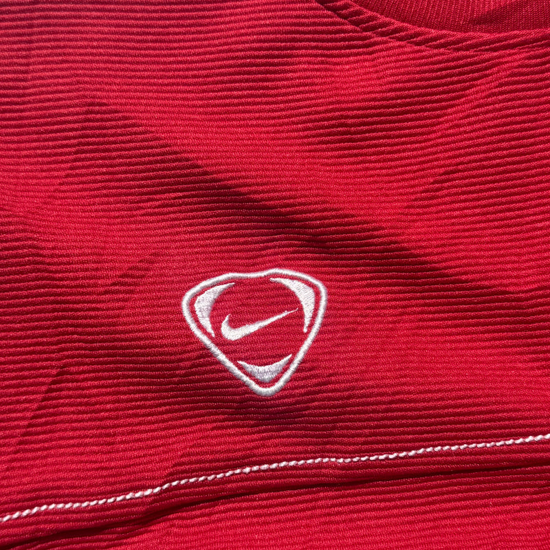 Detailansicht: Sourced limited accessories and clothes Nike Shox retro red 00s sweatshirt – Logo, Nähte oder Material