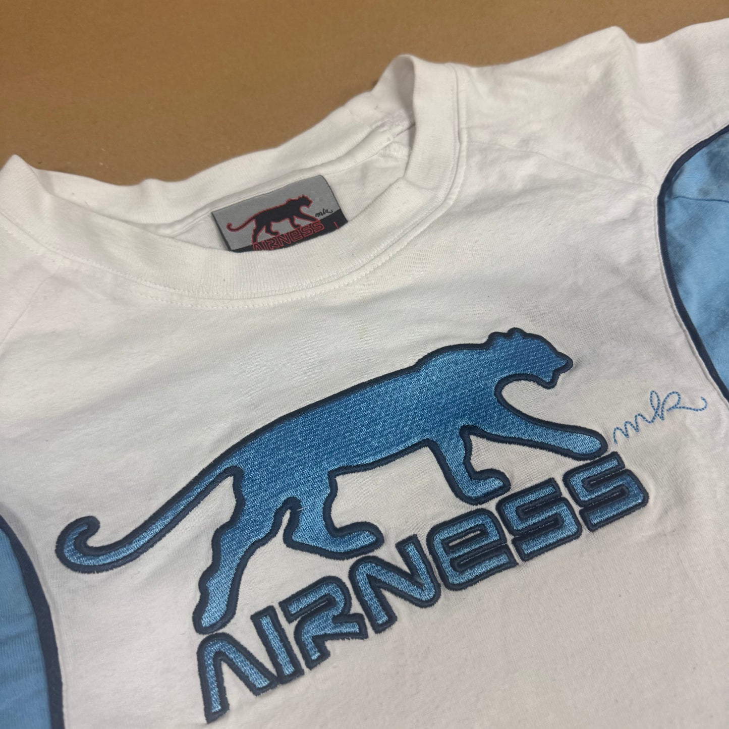 Airness streetwear 00s t-shirt