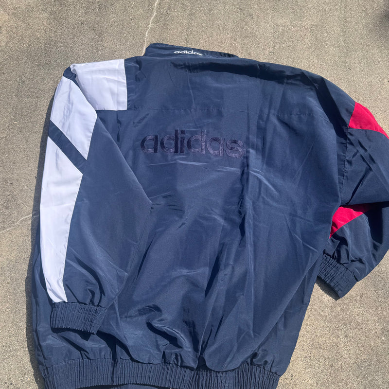 Detailansicht: Sourced limited accessories and clothes Adidas Equipment 90s vintage track jacket – Logo, Nähte oder Material