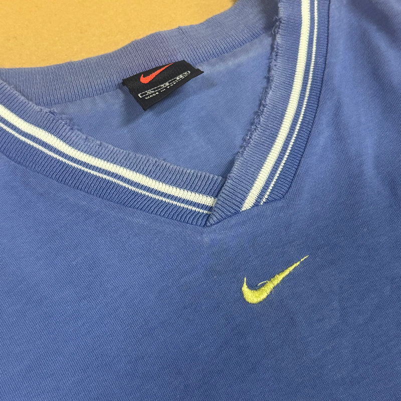 Detailansicht: Sourced limited accessories and clothes Nike vintage purple plain t-shirt – Logo, Nähte oder Material