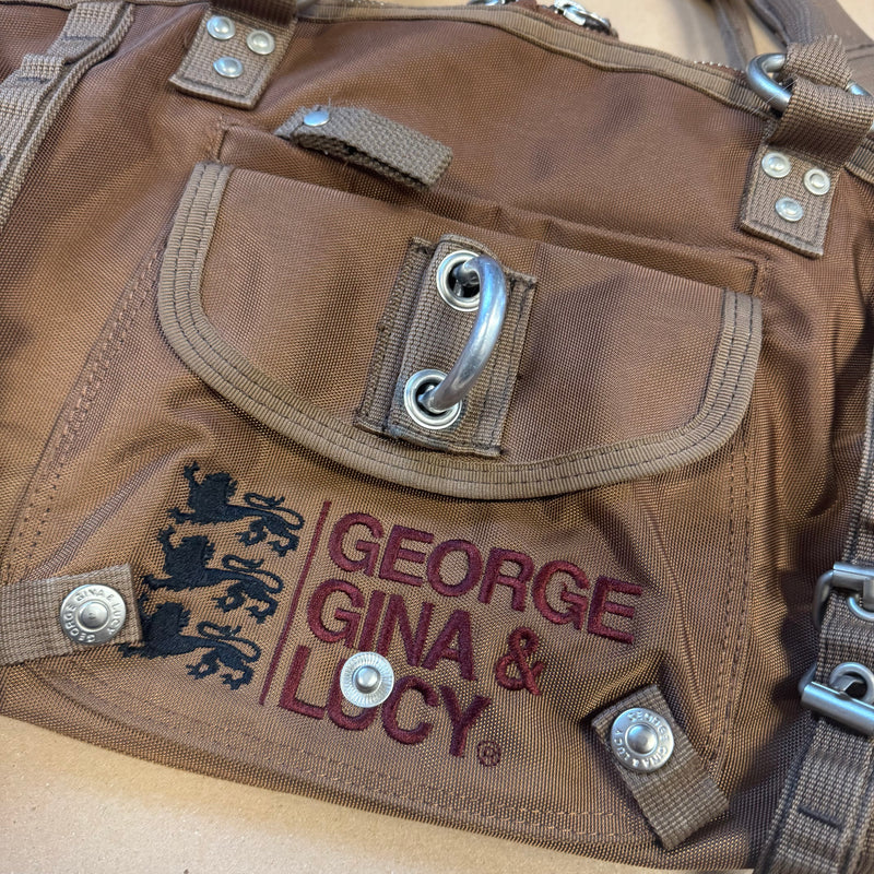 Detailansicht: Sourced limited accessories and clothes George Gina & Lucy Paradise Angel vintage bag – Logo, Nähte oder Material