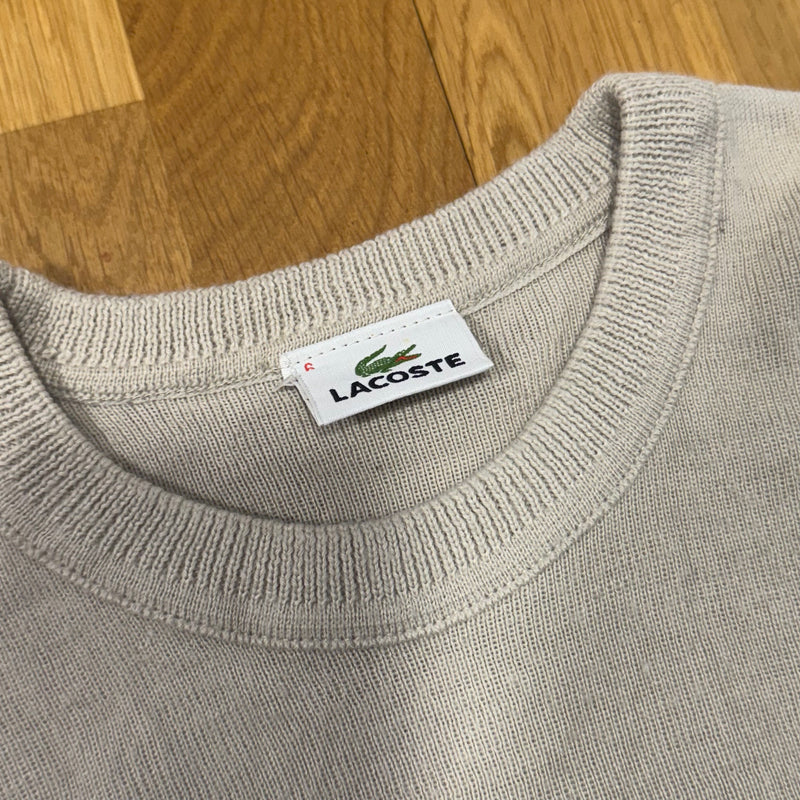 Detailansicht: Sourced limited accessories and clothes Lacoste vintage knitted crewneck wool sweater – Logo, Nähte oder Material