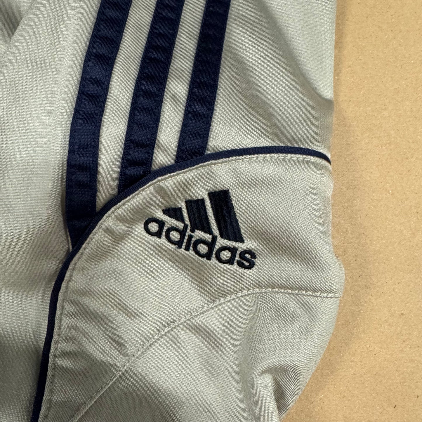 Adidas vintage baggy cream trackpants