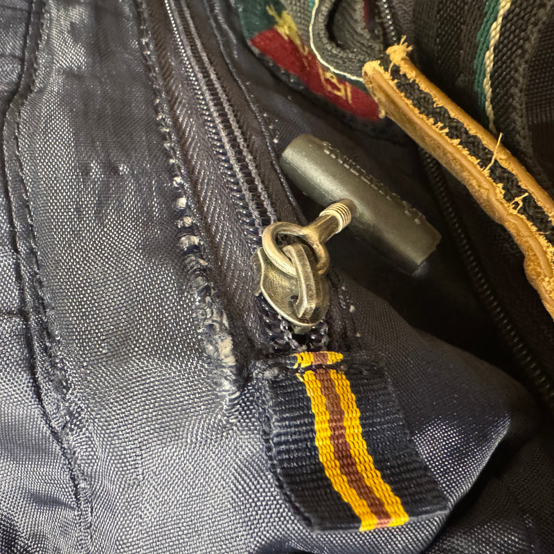 Detailansicht: Sourced limited accessories and clothes La Martina Saddlery black handbag – Logo, Nähte oder Material