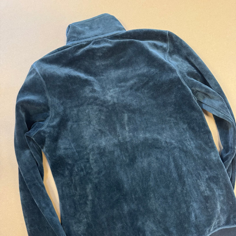 Detailansicht: Sourced limited accessories and clothes Nike athletic Y2K fluffy zip-up jacket – Logo, Nähte oder Material