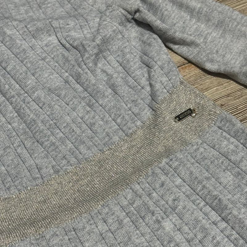 Detailansicht: Sourced limited accessories and clothes Guess glitter grey classic dress – Logo, Nähte oder Material