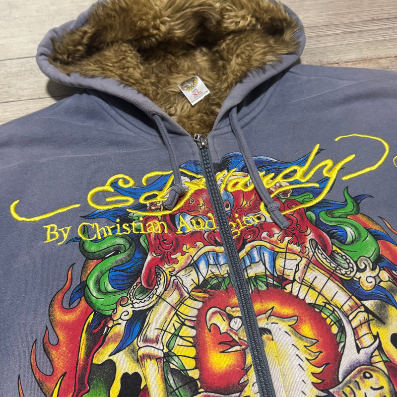 Detailansicht: Sourced limited accessories and clothes Ed Hardy vintage y2k embroidered fur hoodie – Logo, Nähte oder Material