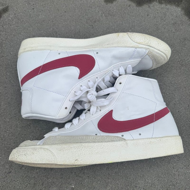 Detailansicht: Sourced limited accessories and clothes Nike Blazer Mid ’77 Vintage White Mantra Orange – Logo, Nähte oder Material