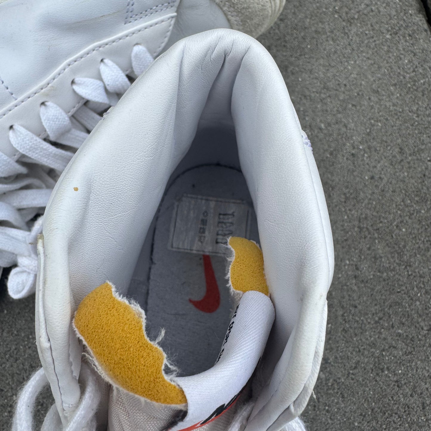 Nike Blazer Mid ’77 Vintage White Mantra Orange