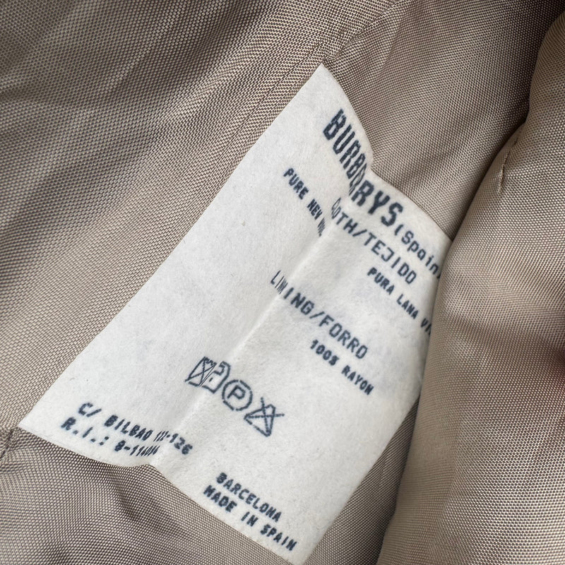 Detailansicht: Sourced limited accessories and clothes Burberry’s of London women blazer set – Logo, Nähte oder Material
